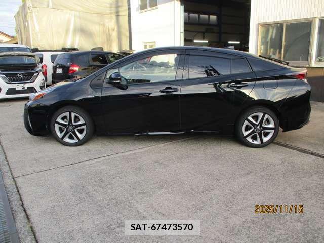 Toyota PRIUS 2016-05 7272720-7