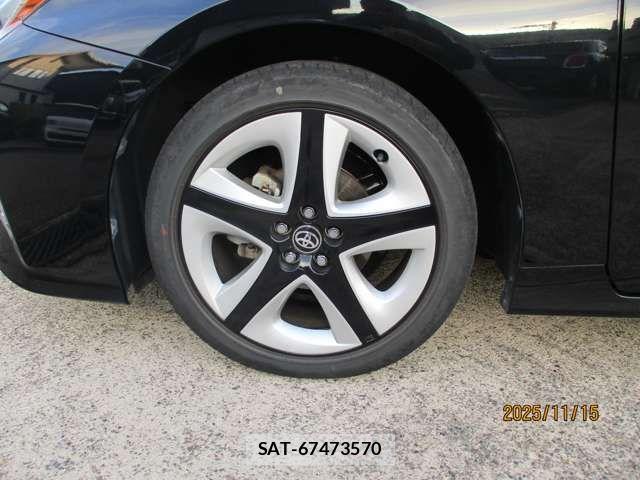 Toyota PRIUS 2016-05 7272720-8