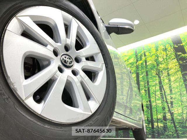 Toyota PRIUS 2017-06 7272728-12