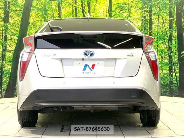 Toyota PRIUS 2017-06 7272728-14