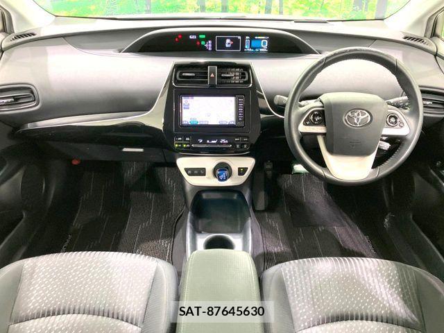 Toyota PRIUS 2017-06 7272728-1