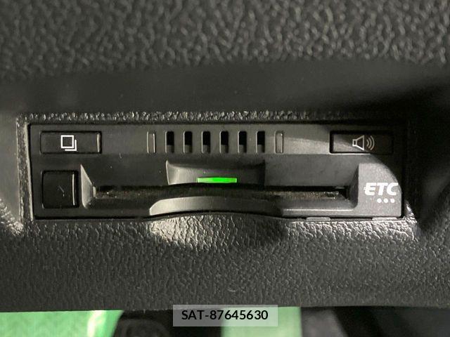 Toyota PRIUS 2017-06 7272728-6