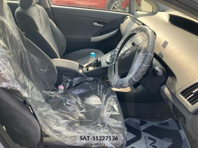 Toyota PRIUS 2009-08 7272742-9