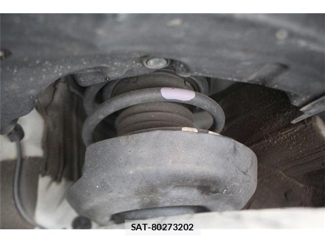 Toyota PRIUS 2023-02 7272710-15