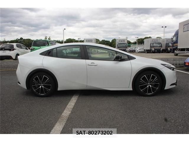 Toyota PRIUS 2023-02 7272710-8