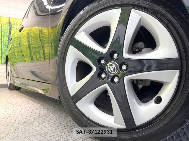 Toyota PRIUS 2017-05 7272719-12