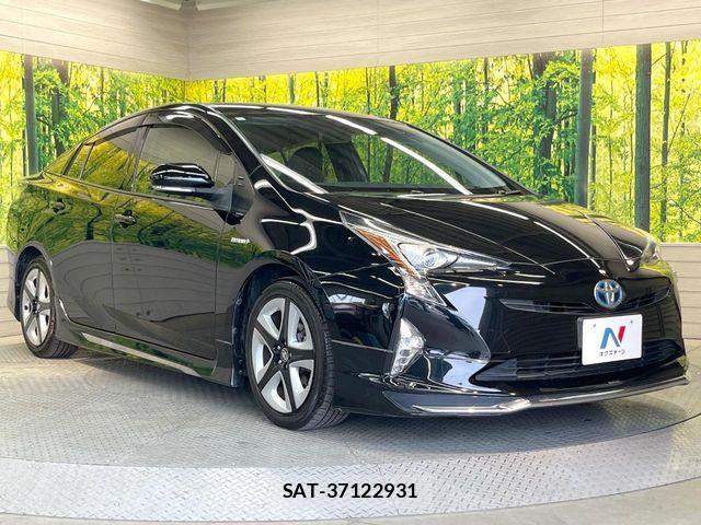 Toyota PRIUS 2017-05 7272719-15