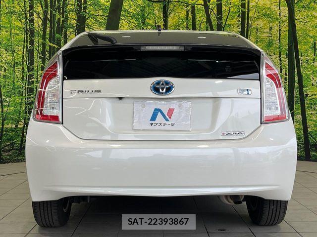 Toyota PRIUS 2015-05 7272730-14