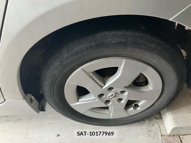 Toyota PRIUS 2011-04 7272741-10