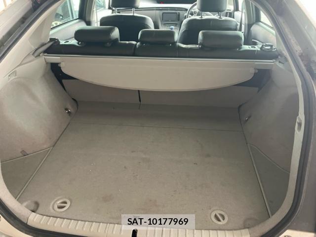 Toyota PRIUS 2011-04 7272741-13