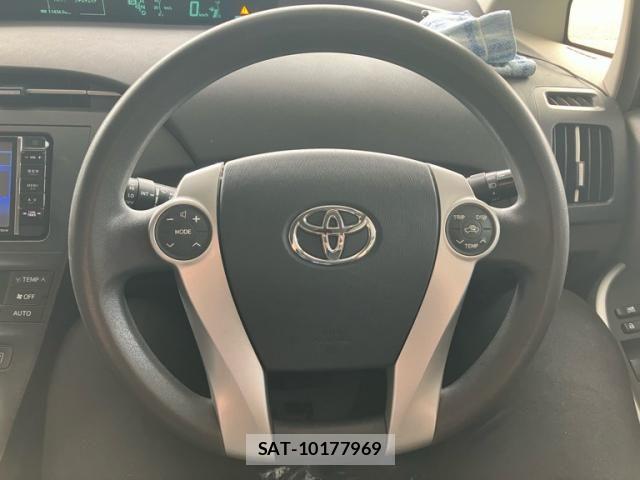 Toyota PRIUS 2011-04 7272741-16