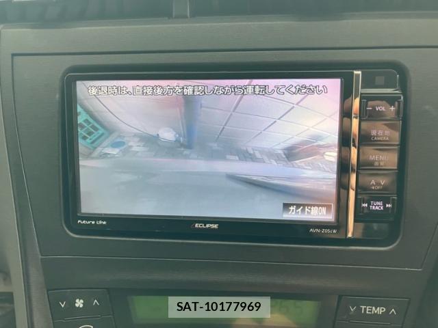 Toyota PRIUS 2011-04 7272741-22