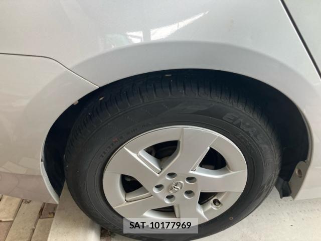 Toyota PRIUS 2011-04 7272741-8