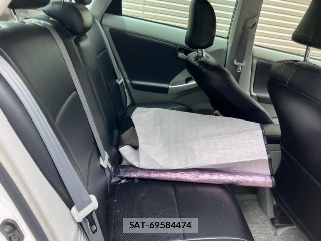 Toyota PRIUS 2010-03 7272736-13