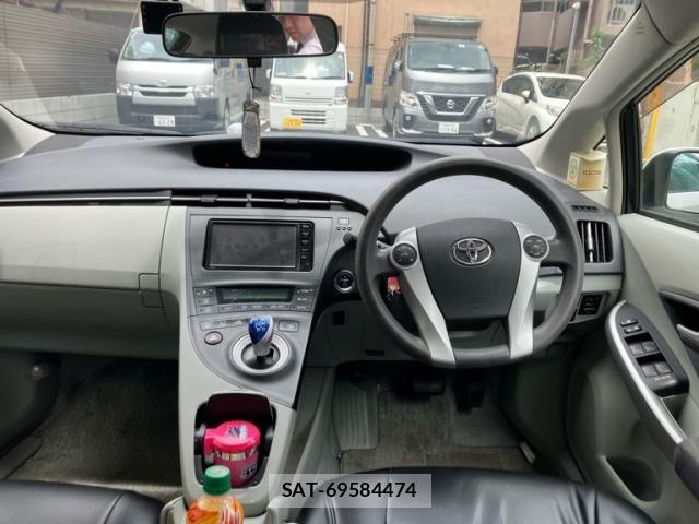 Toyota PRIUS 2010-03 7272736-14
