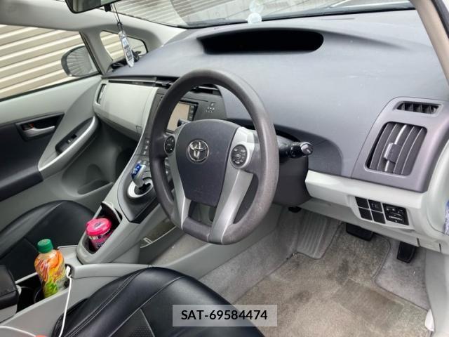 Toyota PRIUS 2010-03 7272736-16