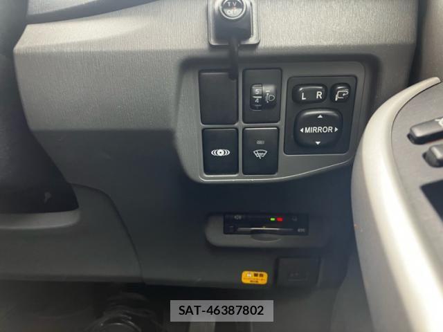 Toyota PRIUS 2009-06 7272740-15