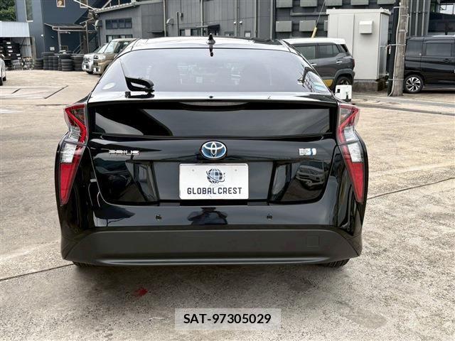 Toyota PRIUS 2016-04 7272723-13