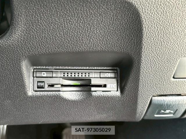 Toyota PRIUS 2016-04 7272723-20