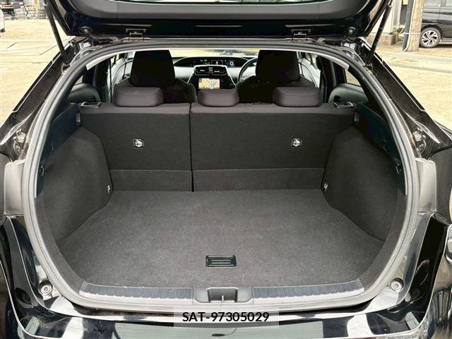 Toyota PRIUS 2016-04 7272723-6