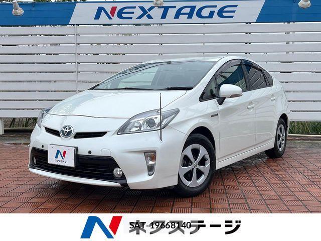 Toyota PRIUS 2015-10 7272731-0
