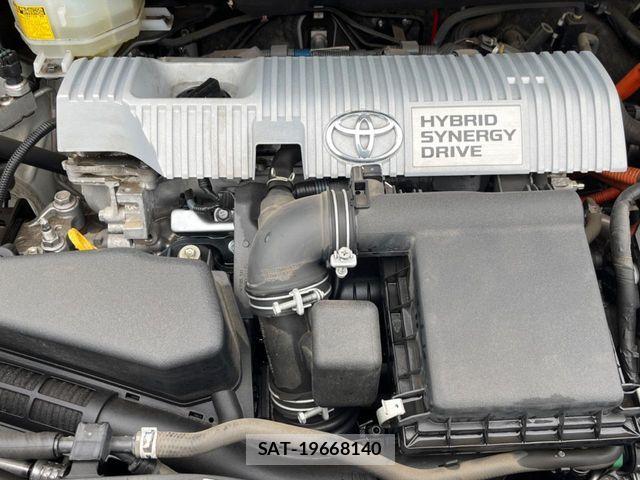 Toyota PRIUS 2015-10 7272731-17