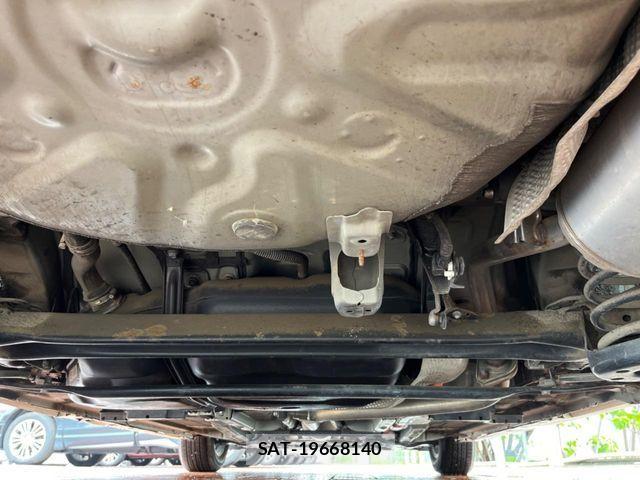 Toyota PRIUS 2015-10 7272731-18