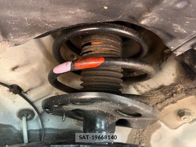 Toyota PRIUS 2015-10 7272731-19