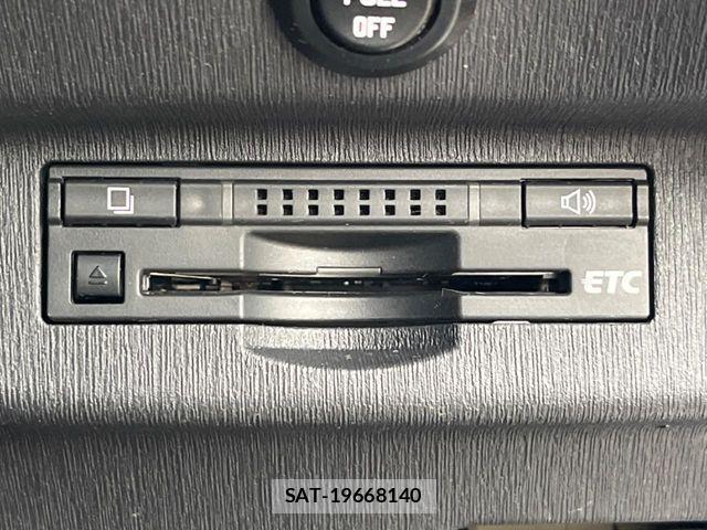 Toyota PRIUS 2015-10 7272731-6
