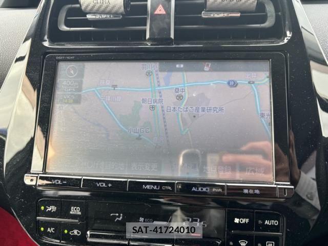Toyota PRIUS 2017-01 7272733-13