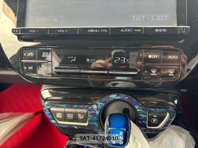Toyota PRIUS 2017-01 7272733-16