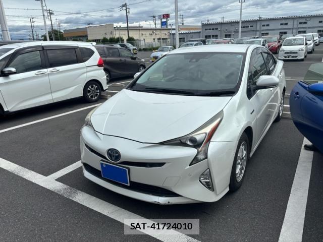 Toyota PRIUS 2017-01 7272733-1