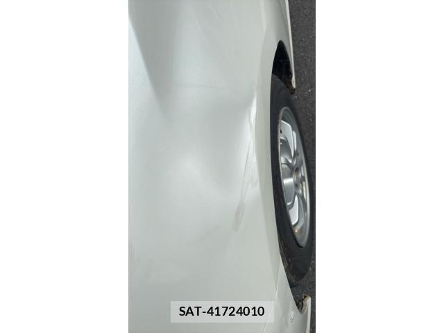 Toyota PRIUS 2017-01 7272733-23