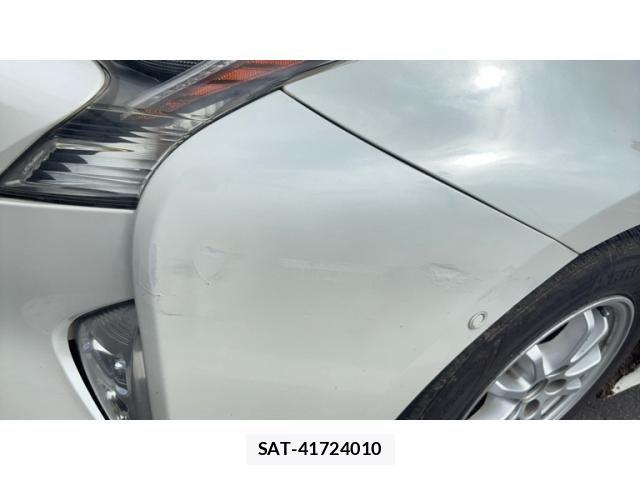 Toyota PRIUS 2017-01 7272733-24