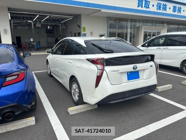 Toyota PRIUS 2017-01 7272733-2