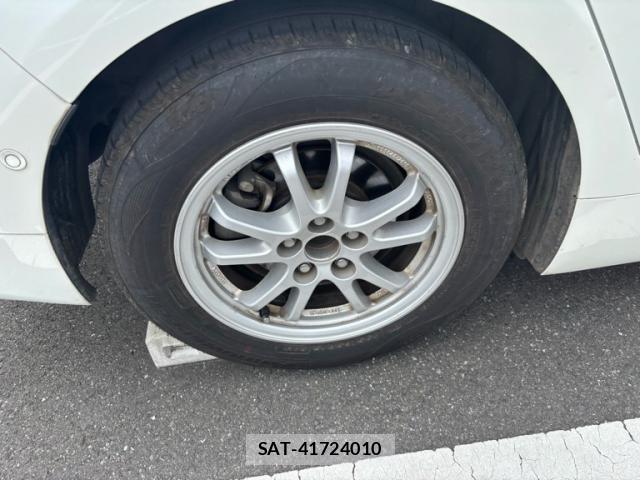 Toyota PRIUS 2017-01 7272733-5