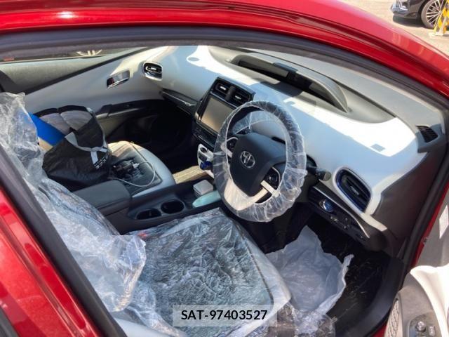 Toyota PRIUS 2016-01 7329449-10