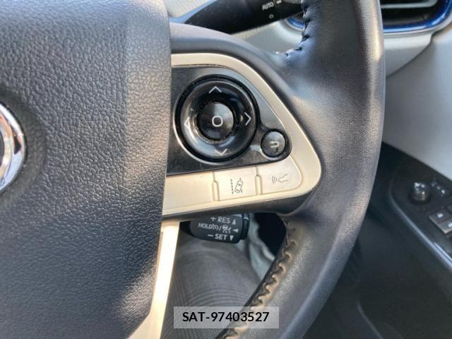 Toyota PRIUS 2016-01 7329449-16