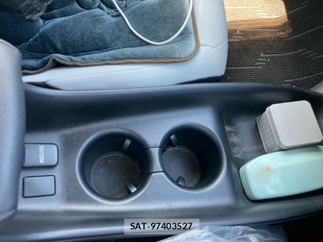 Toyota PRIUS 2016-01 7329449-24