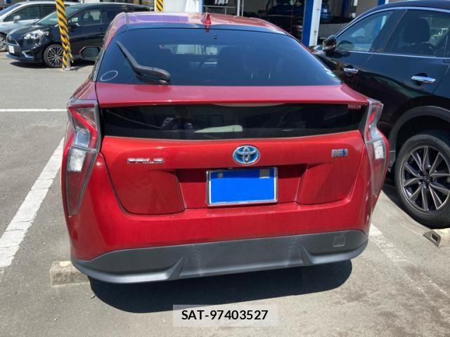 Toyota PRIUS 2016-01 7329449-3