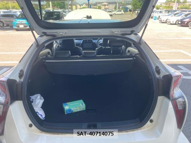 Toyota PRIUS 2016-11 7329444-9