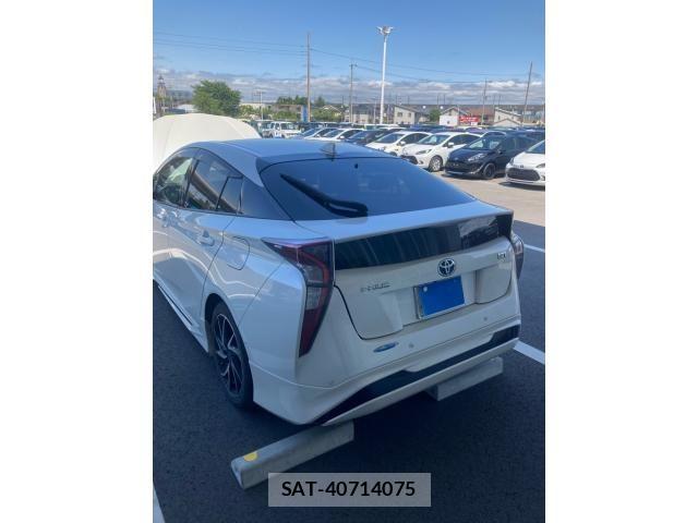Toyota PRIUS 2016-11 7329444-8