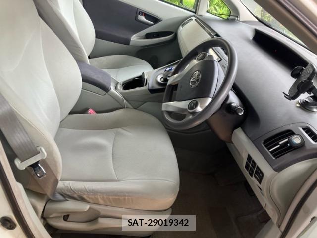 Toyota PRIUS 2010-07 7329481-9