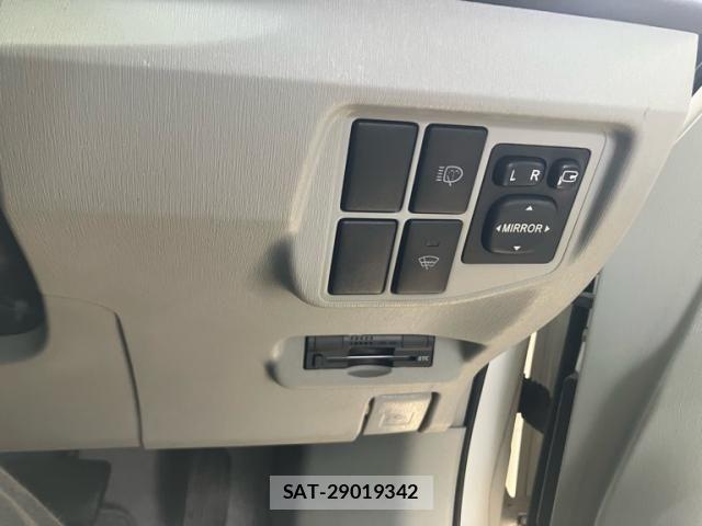 Toyota PRIUS 2010-07 7329481-13