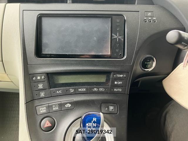 Toyota PRIUS 2010-07 7329481-14