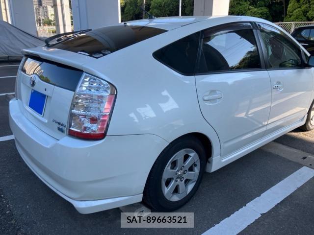 Toyota PRIUS 2008-04 7329460-3