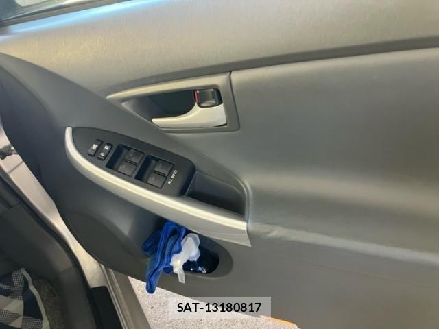 Toyota PRIUS 2010-01 7329471-9