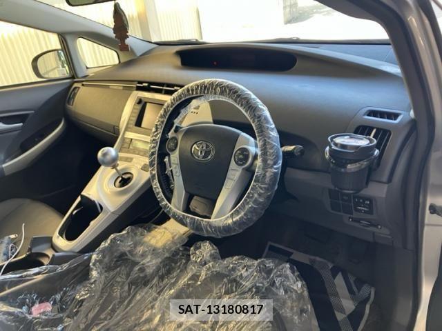 Toyota PRIUS 2010-01 7329471-10