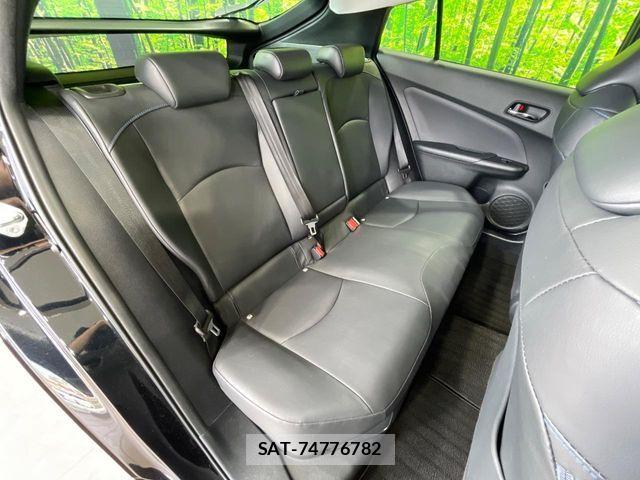 Toyota PRIUS 2019-04 7329427-9