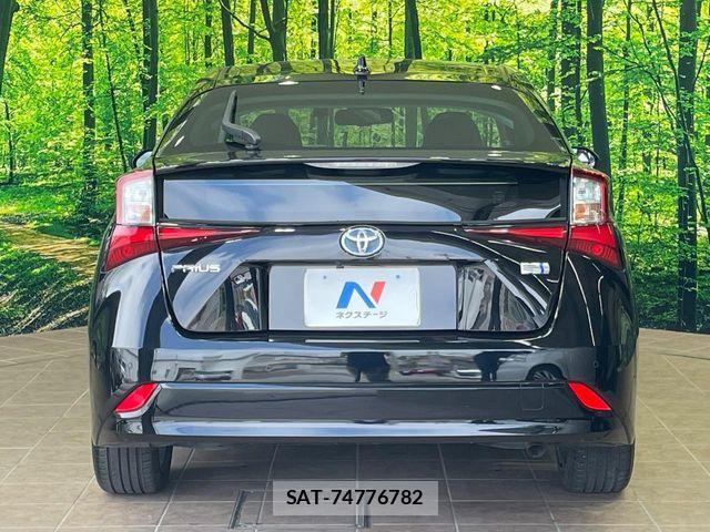 Toyota PRIUS 2019-04 7329427-15